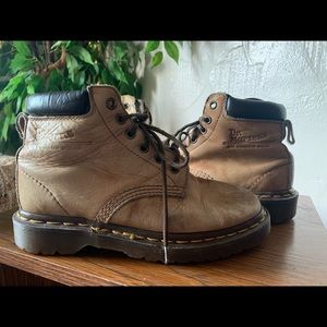 Vintage Dr. Martens Tan Boots Sz 7